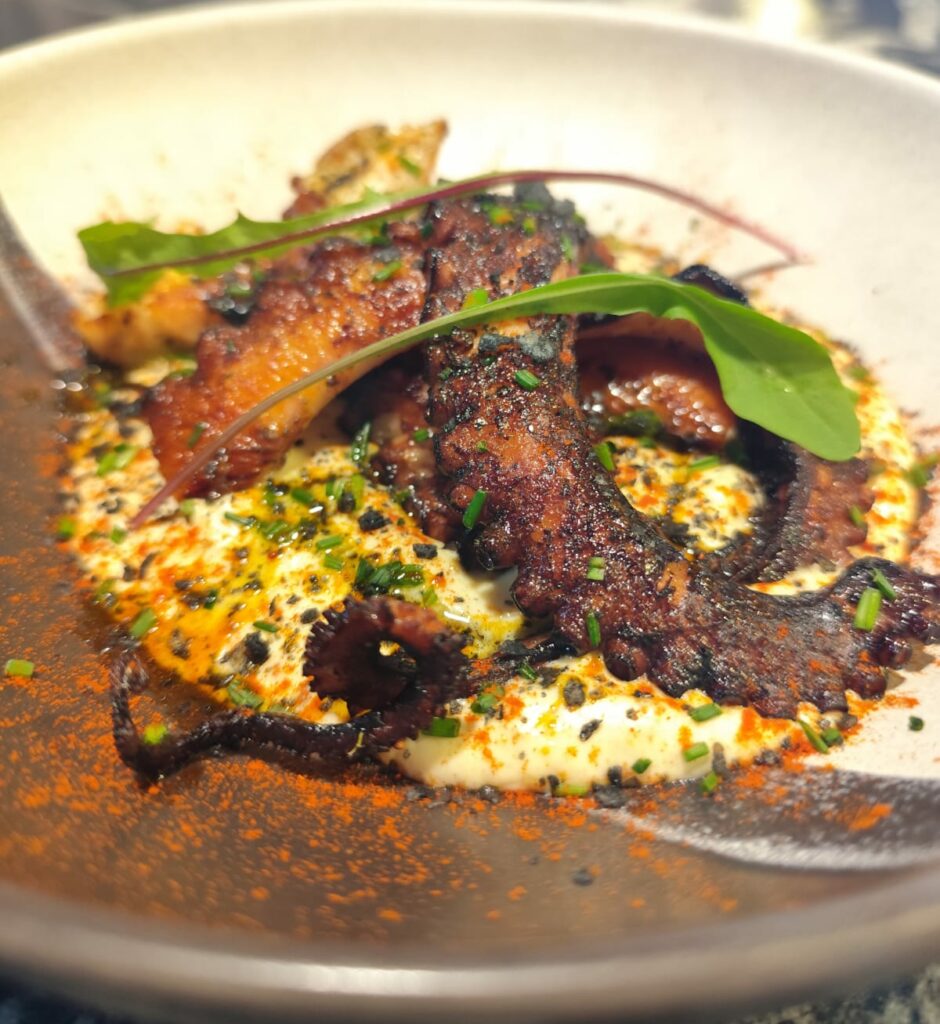 Pulpo con caviar de erizo