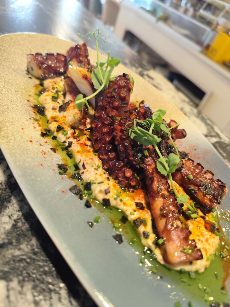 Pulpo con caviar de erizo